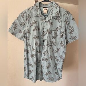 Medium North Face Short Sleeve button up